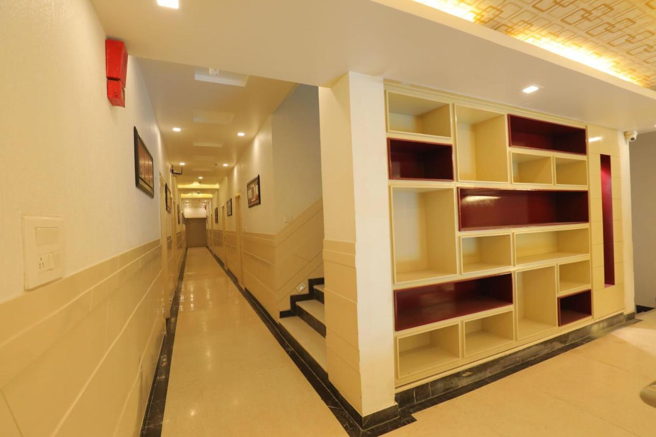 Hotel Sahib'S Red Carpet - Family & Corporate Hotel Chain Agra  Kültér fotó