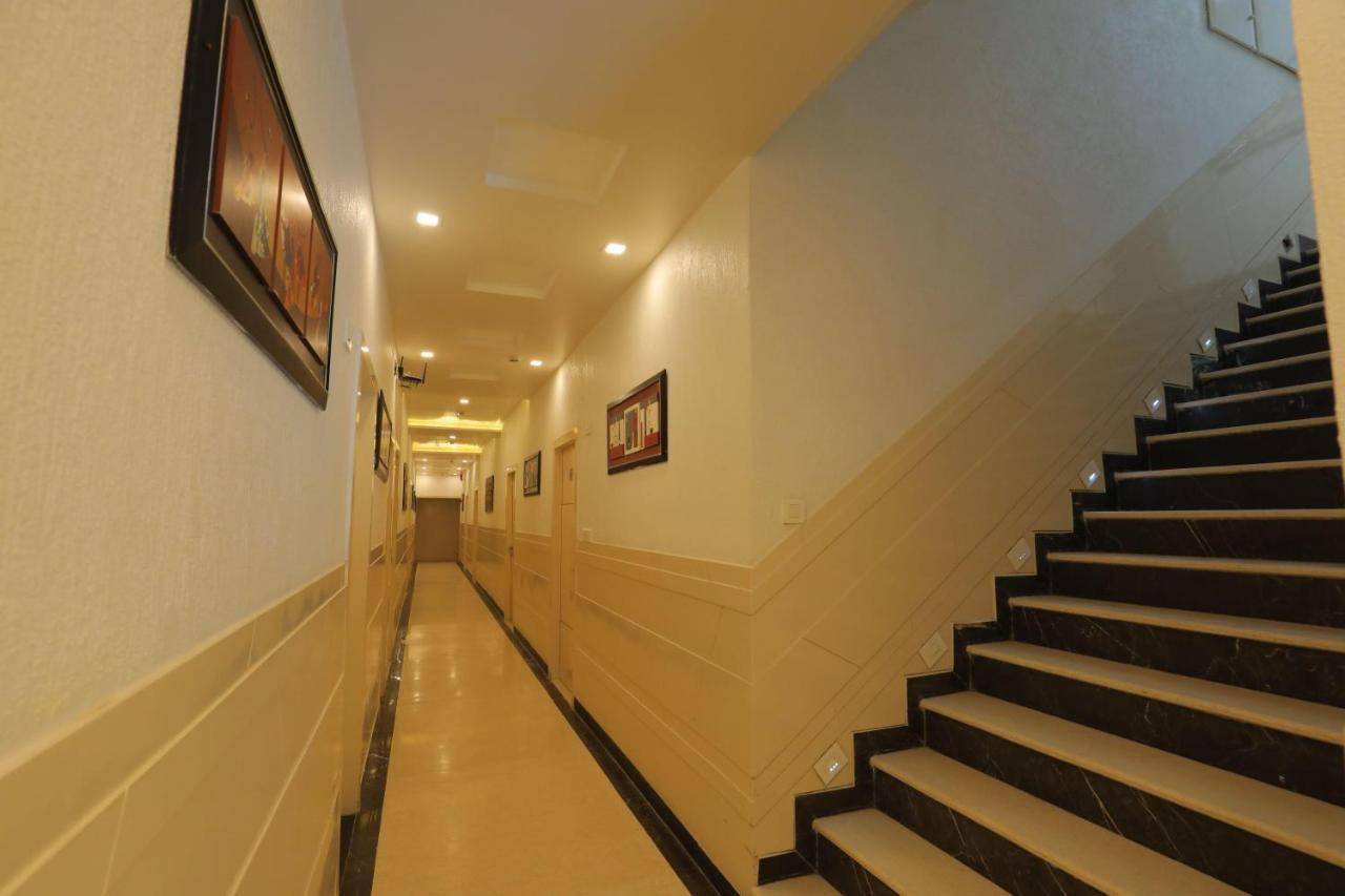 Hotel Sahib'S Red Carpet - Family & Corporate Hotel Chain Agra  Kültér fotó